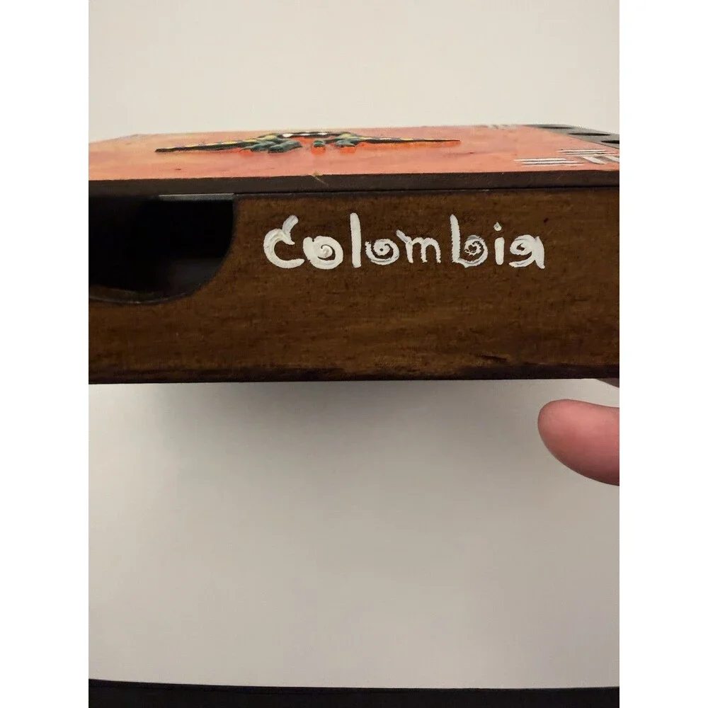 Hand Painted Colombia Wooden Box Lizard Gecko Trinket Jewelry Organizer